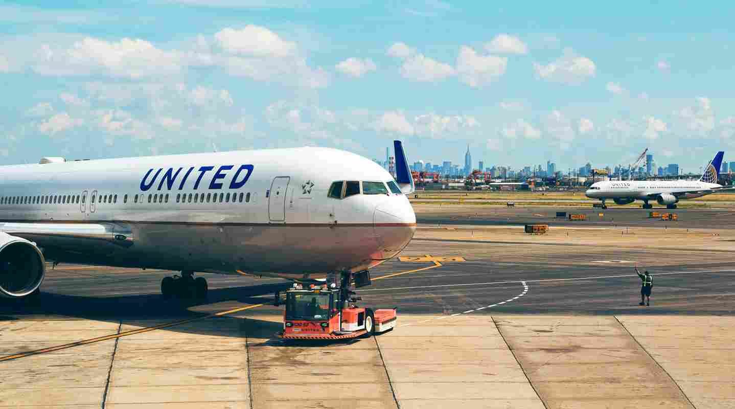 United UA1008 Airlines Flight Status