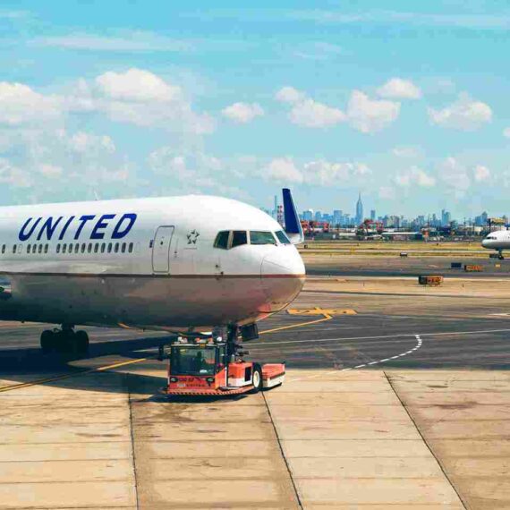 United UA1008 Airlines Flight Status